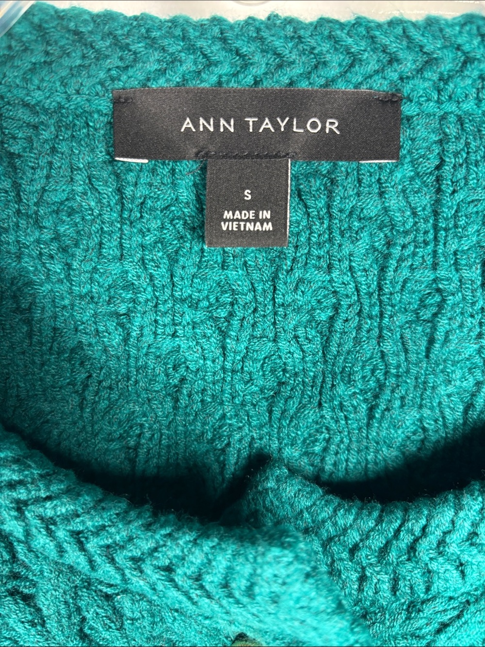 Ann Taylor Emerald Green Knit Sweater Cardigan Gold Tone Buttons Small - Picture 4 of 6
